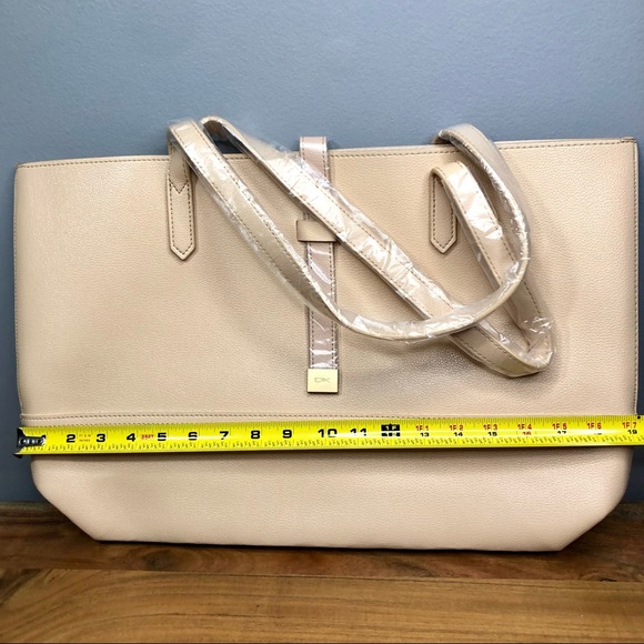 ❤️ Donna Karan ❤️ Cashmere Mist Collection Tote - Picture 6 of 6